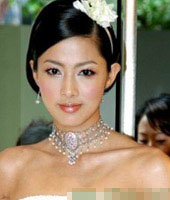 眉粗鼻高德高望重